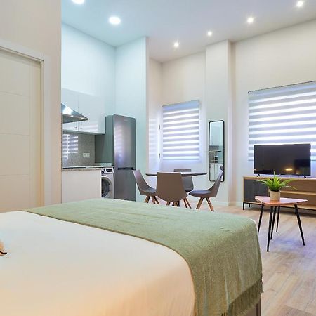 Del Parque Flats Estudio Capuchinos Малага Экстерьер фото