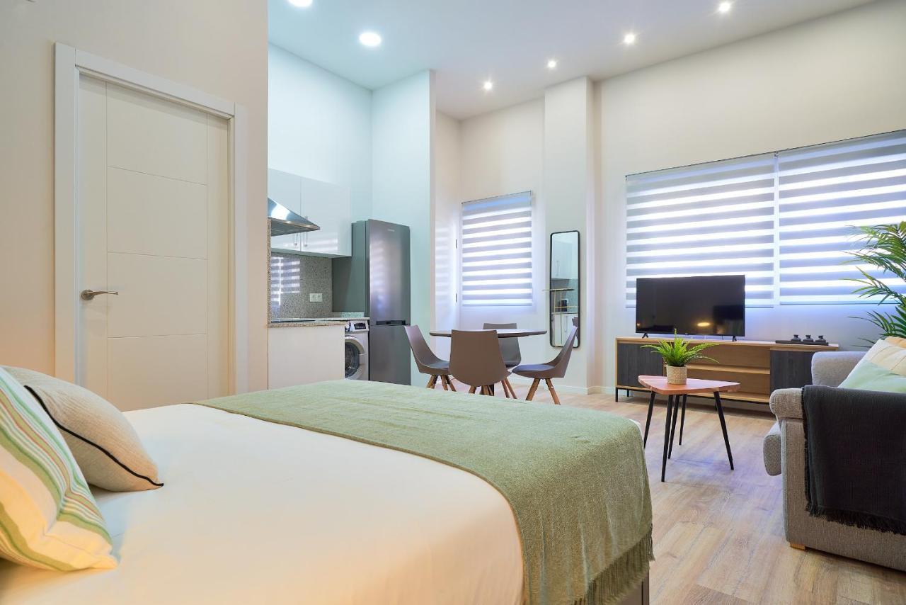 Del Parque Flats Estudio Capuchinos Малага Экстерьер фото