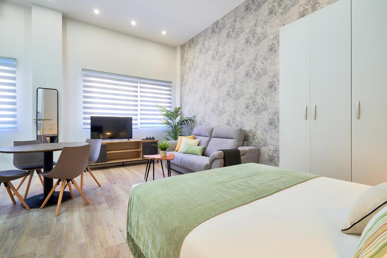 Del Parque Flats Estudio Capuchinos Малага Экстерьер фото